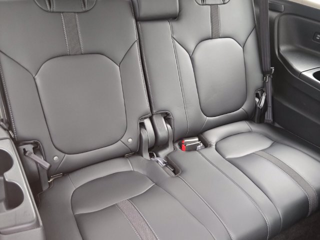 Used 2025 Honda Pilot Touring image 18