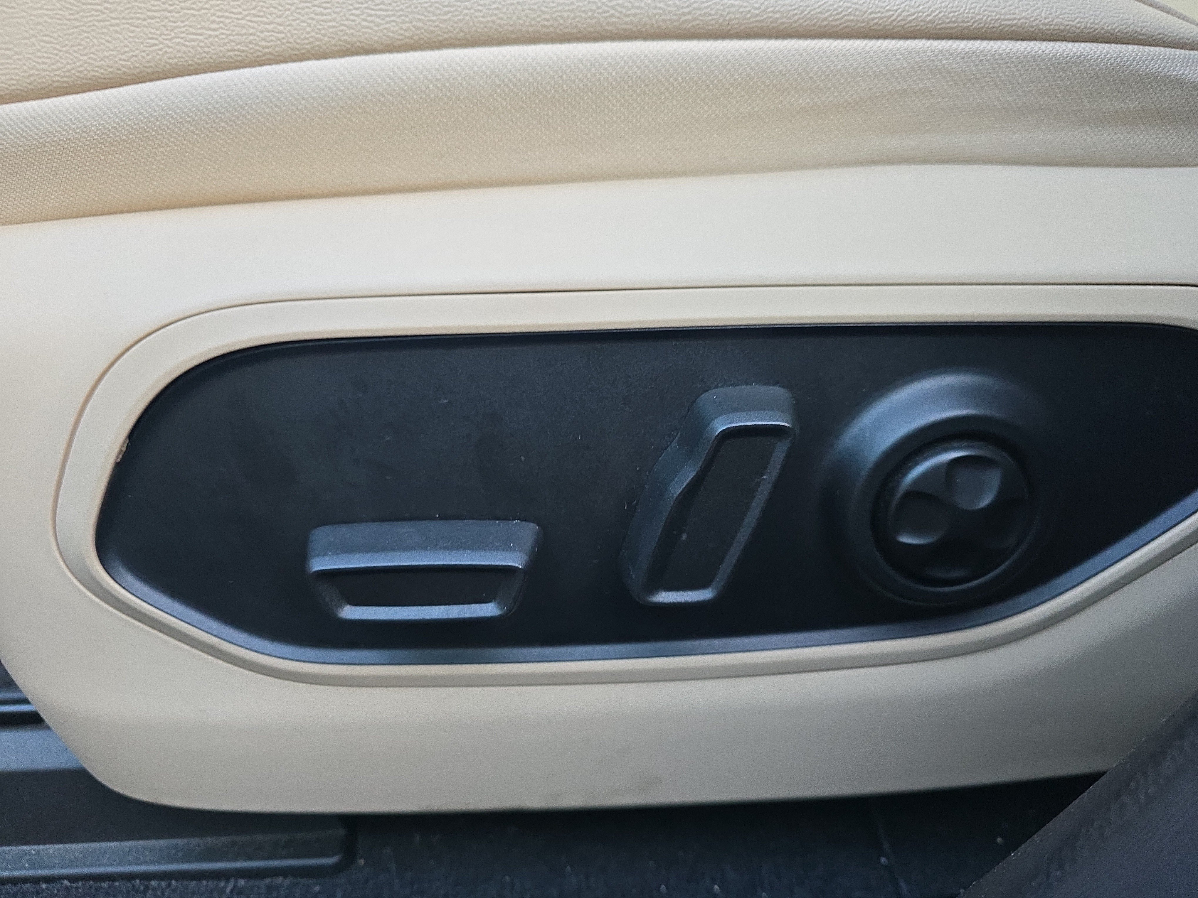 Used 2023 Jeep Grand Cherokee Limited AWD/4WD image 23