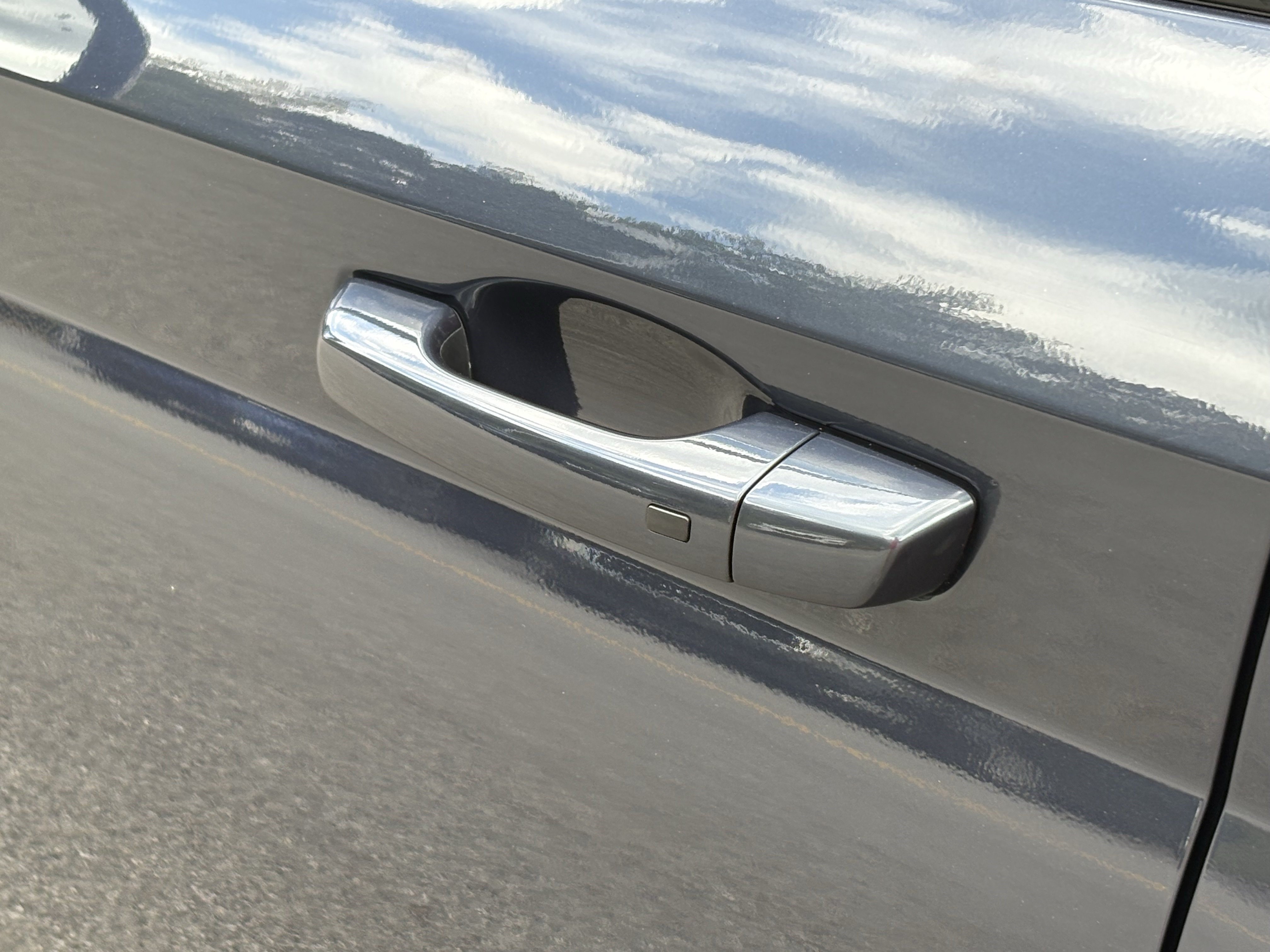 Certified 2025 Hyundai Venue Limited FWD image 29