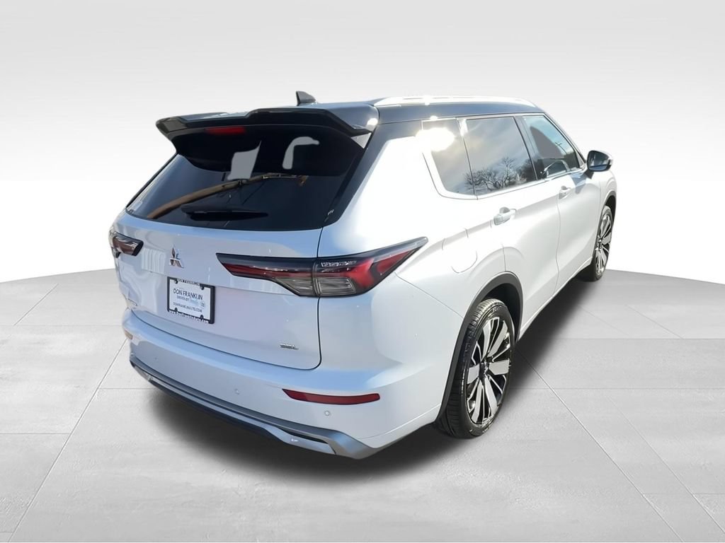 New 2026 Mitsubishi Outlander SEL FWD image 8