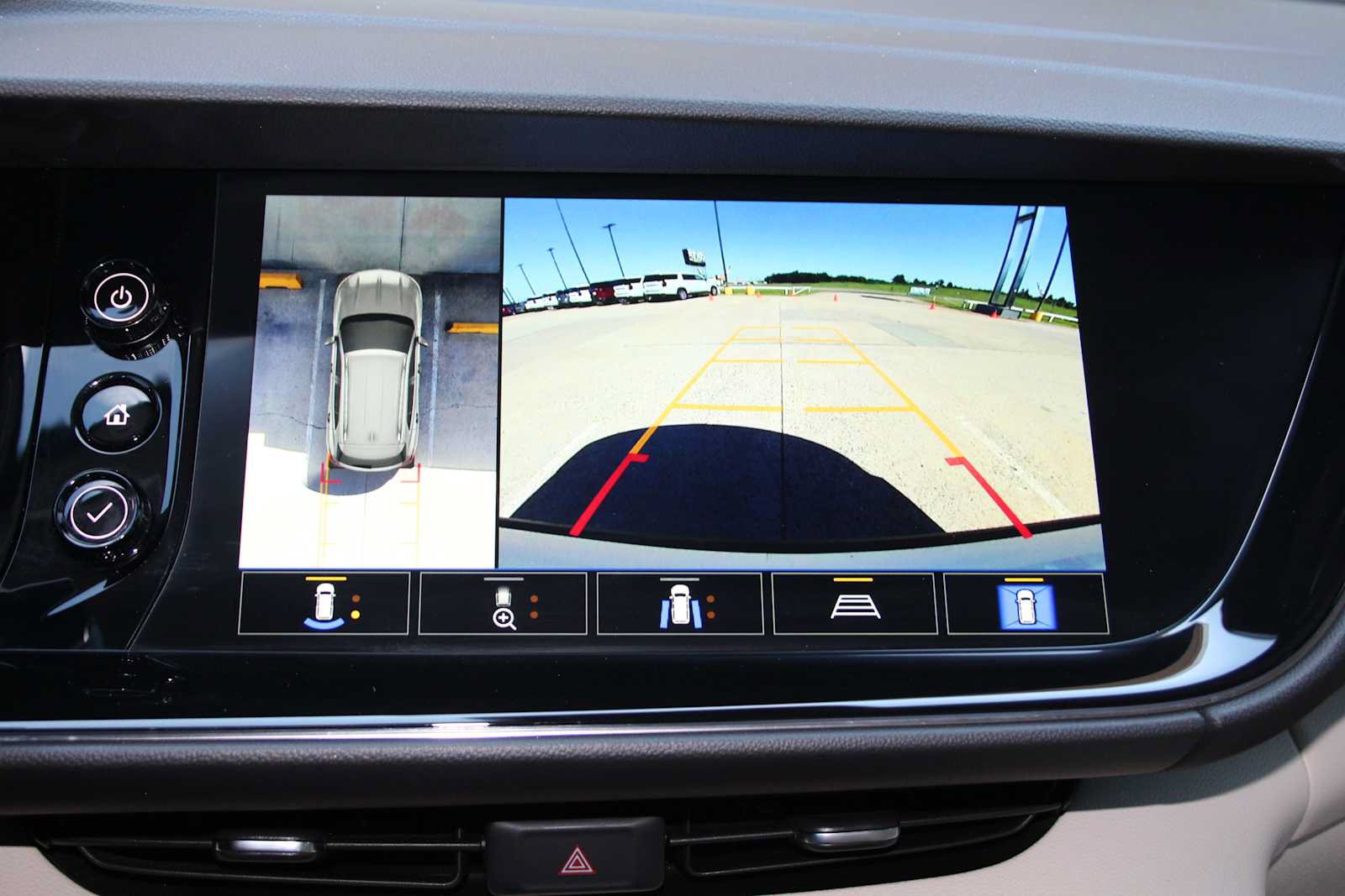 Used 2023 Buick Envision Avenir FWD image 37