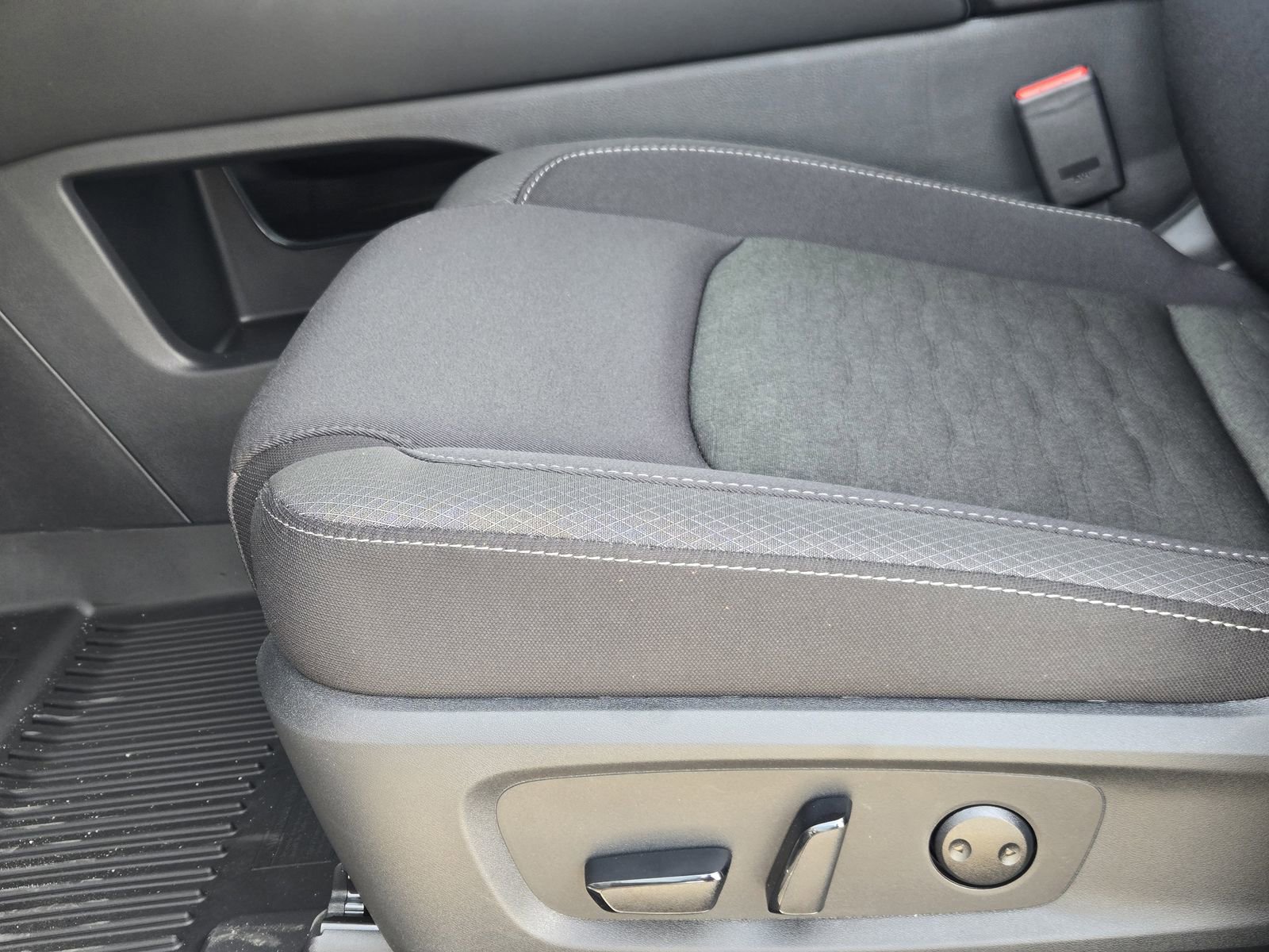 New 2026 Nissan Pathfinder SV image 21