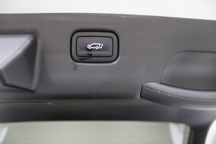 Used 2024 Hyundai Kona Limited FWD image 15