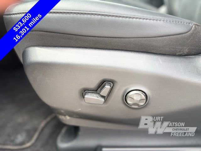 Used 2026 Chrysler Pacifica Select FWD image 12