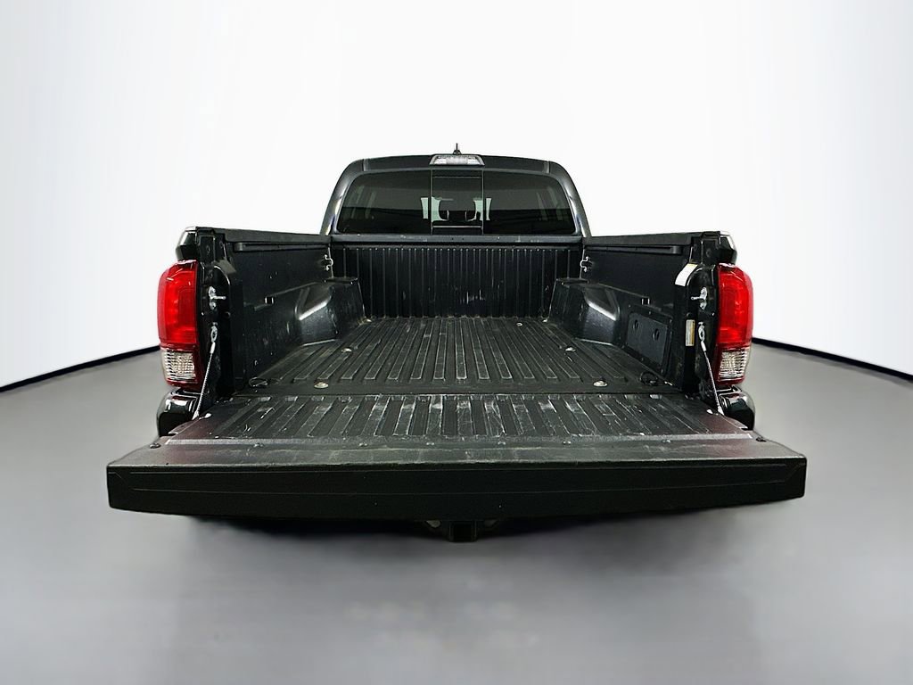 Used 2022 Toyota Tacoma SR5 image 33