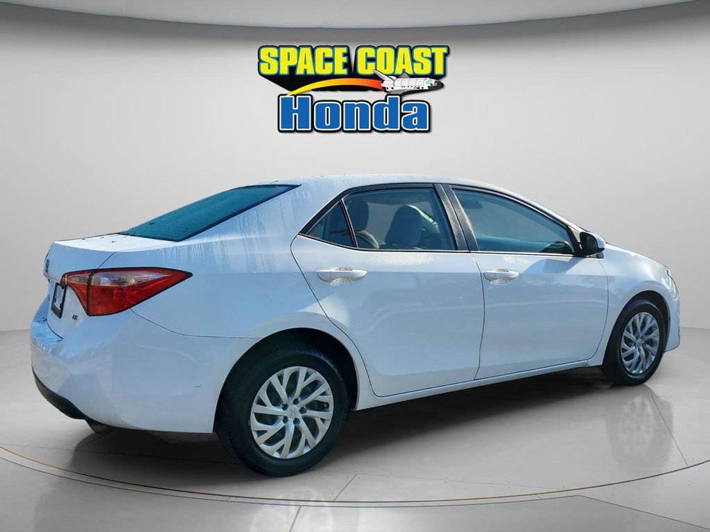 Used 2019 Toyota Corolla LE image 3