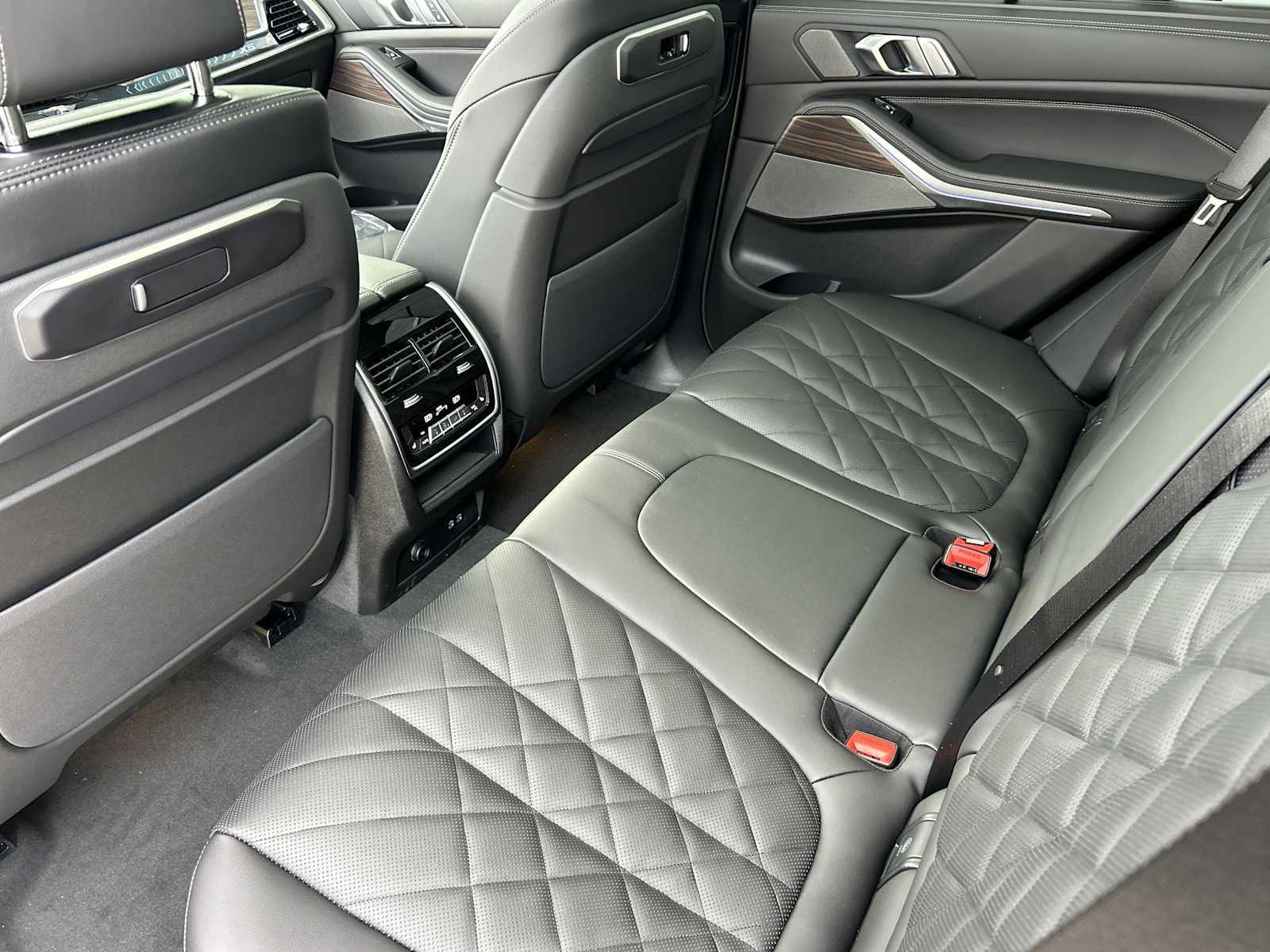 New 2026 BMW X5 xDrive40i w/ Executive Package image 16