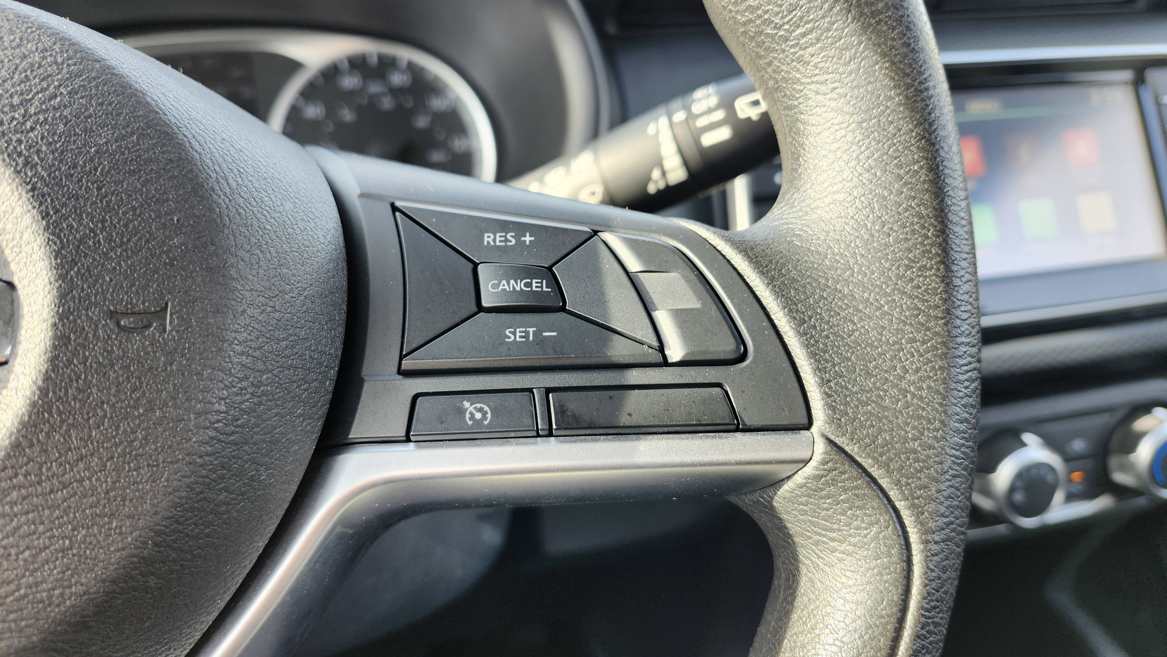 Used 2021 Nissan Kicks S image 30