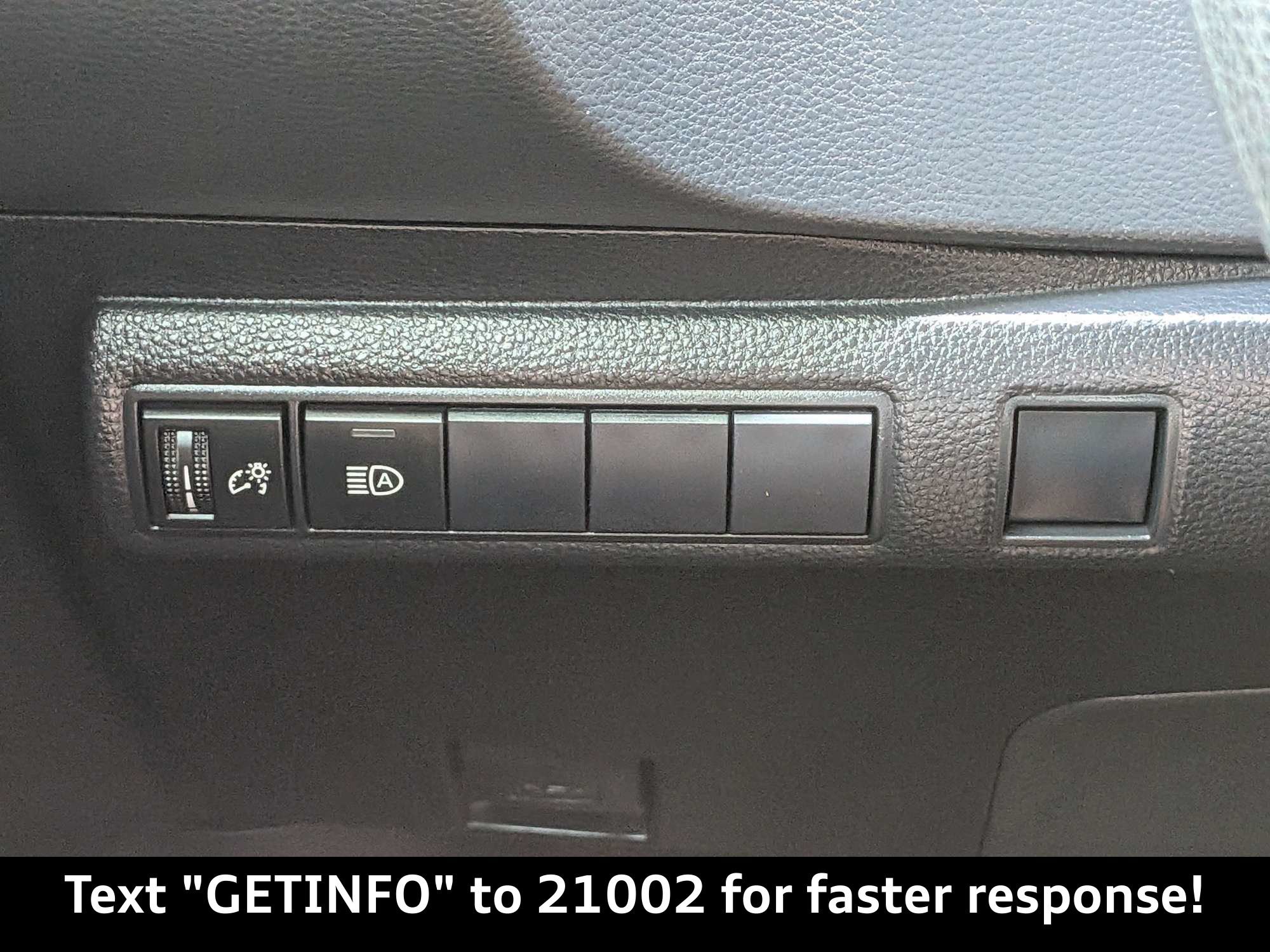 Used 2020 Toyota Corolla LE FWD image 29