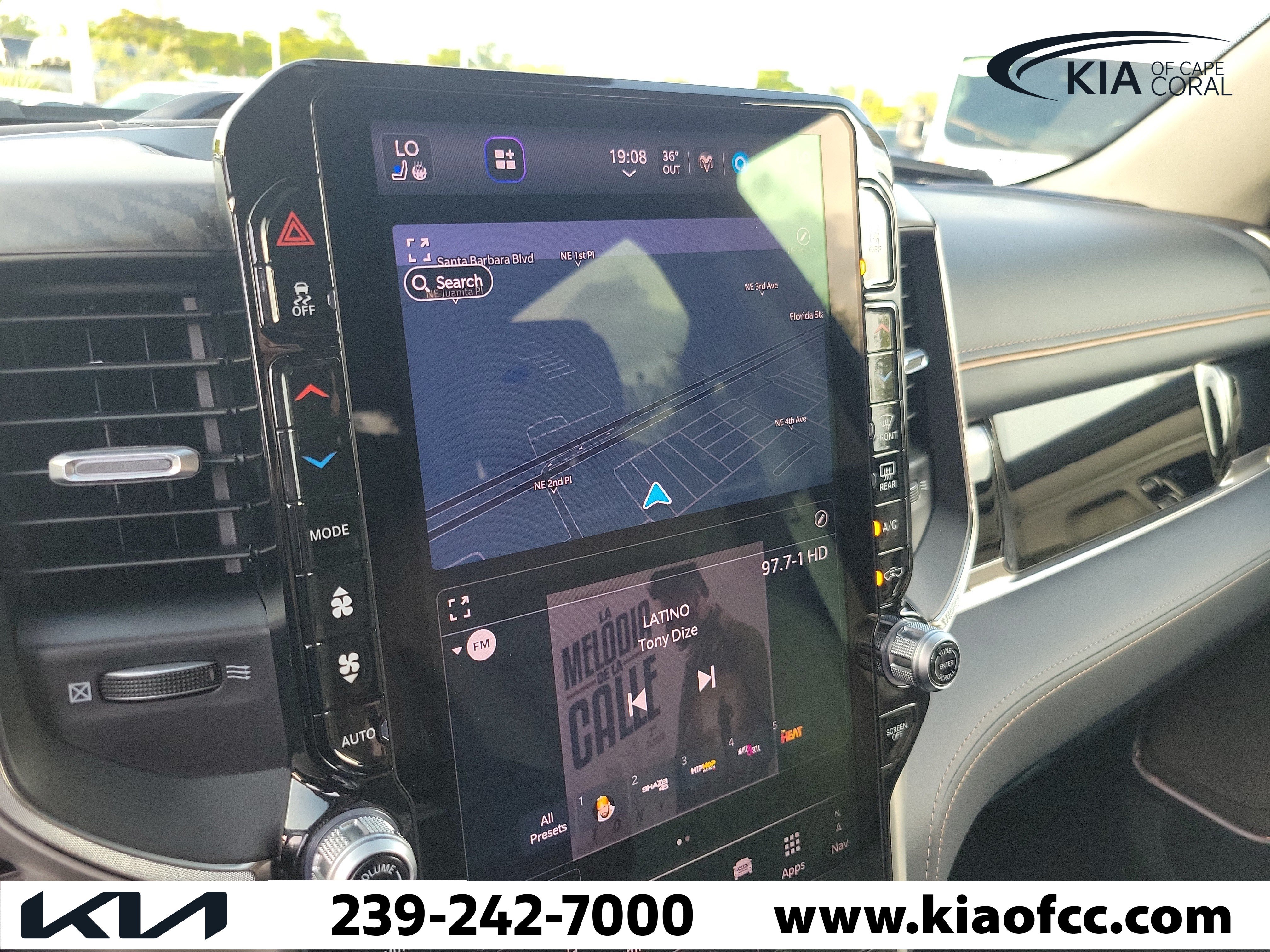 Used 2025 RAM 1500 Tungsten AWD/4WD image 31