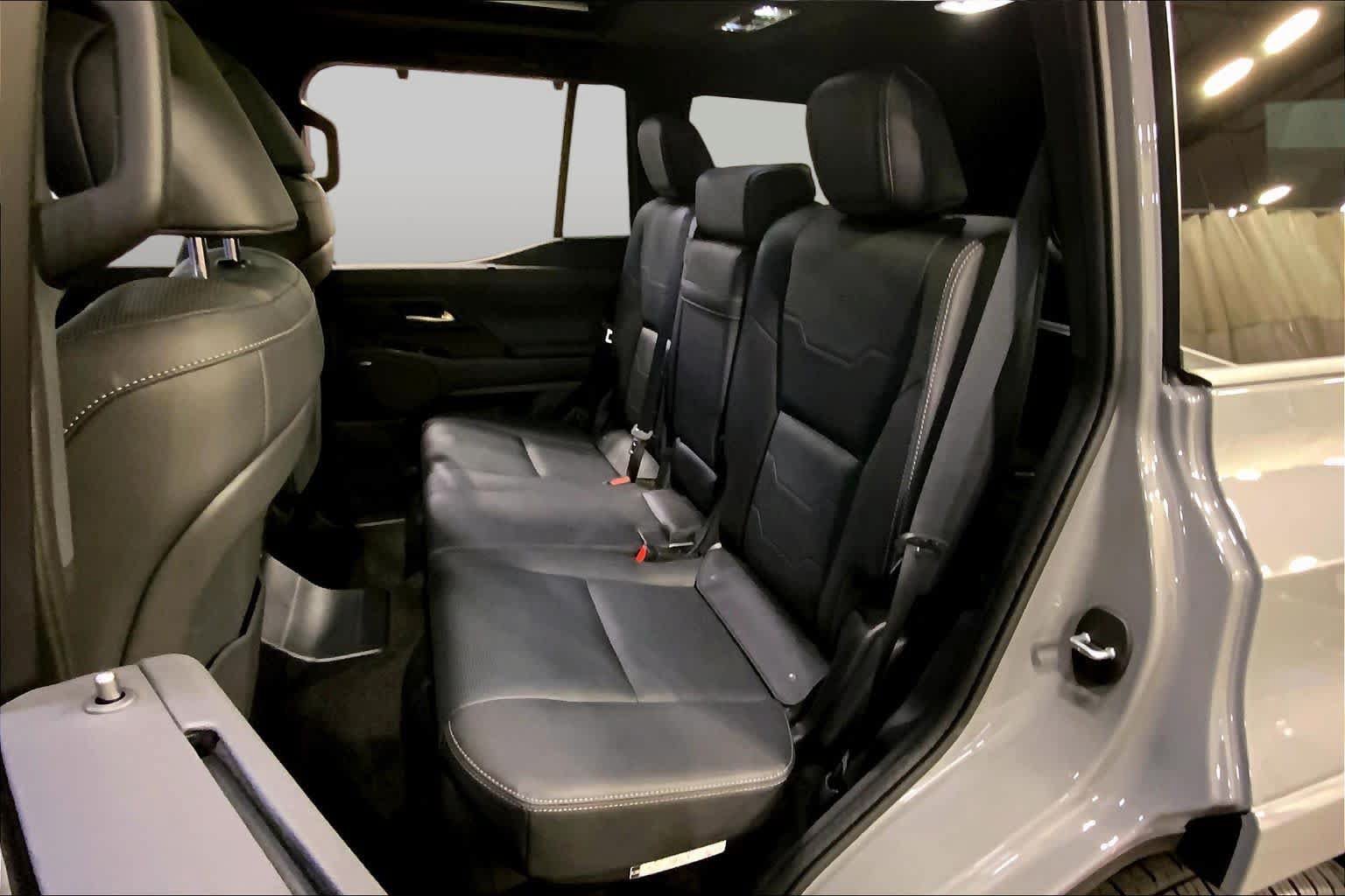 Used 2024 Lexus GX 550 w/ Cold Area Package AWD/4WD image 21