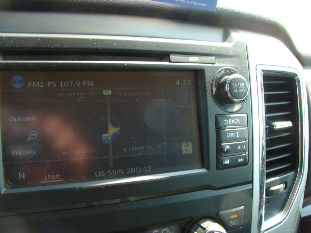 Used 2018 Nissan Titan SV w/ SV Convenience Package image 7