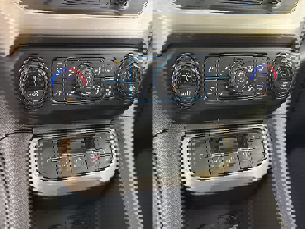 Certified 2022 GMC Acadia Denali w/ Denali Ultimate Package image 39