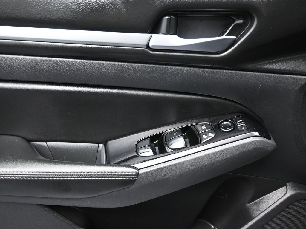 Used 2023 Nissan Altima 2.5 SV image 13