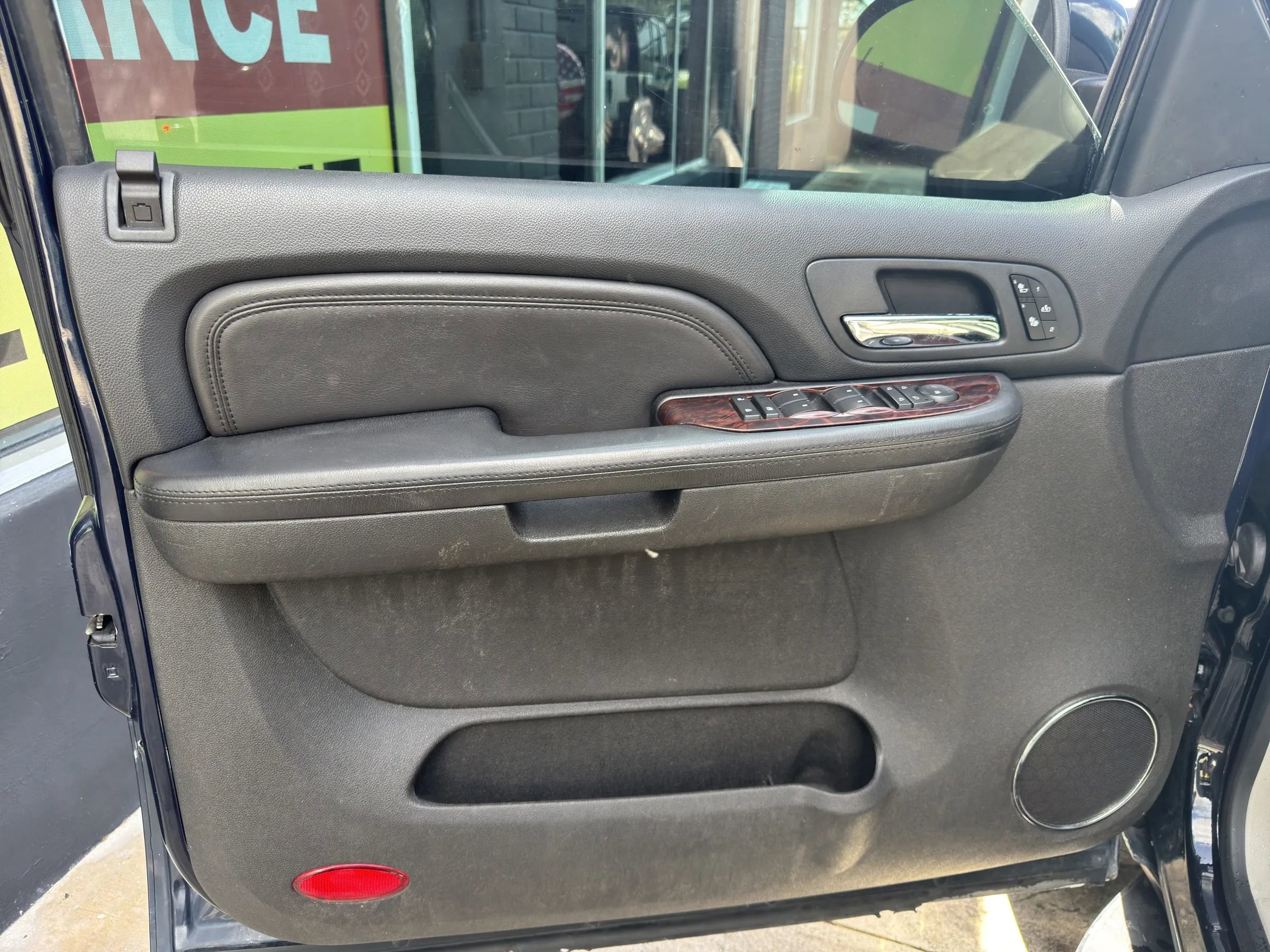 Used 2013 GMC Yukon Denali image 8