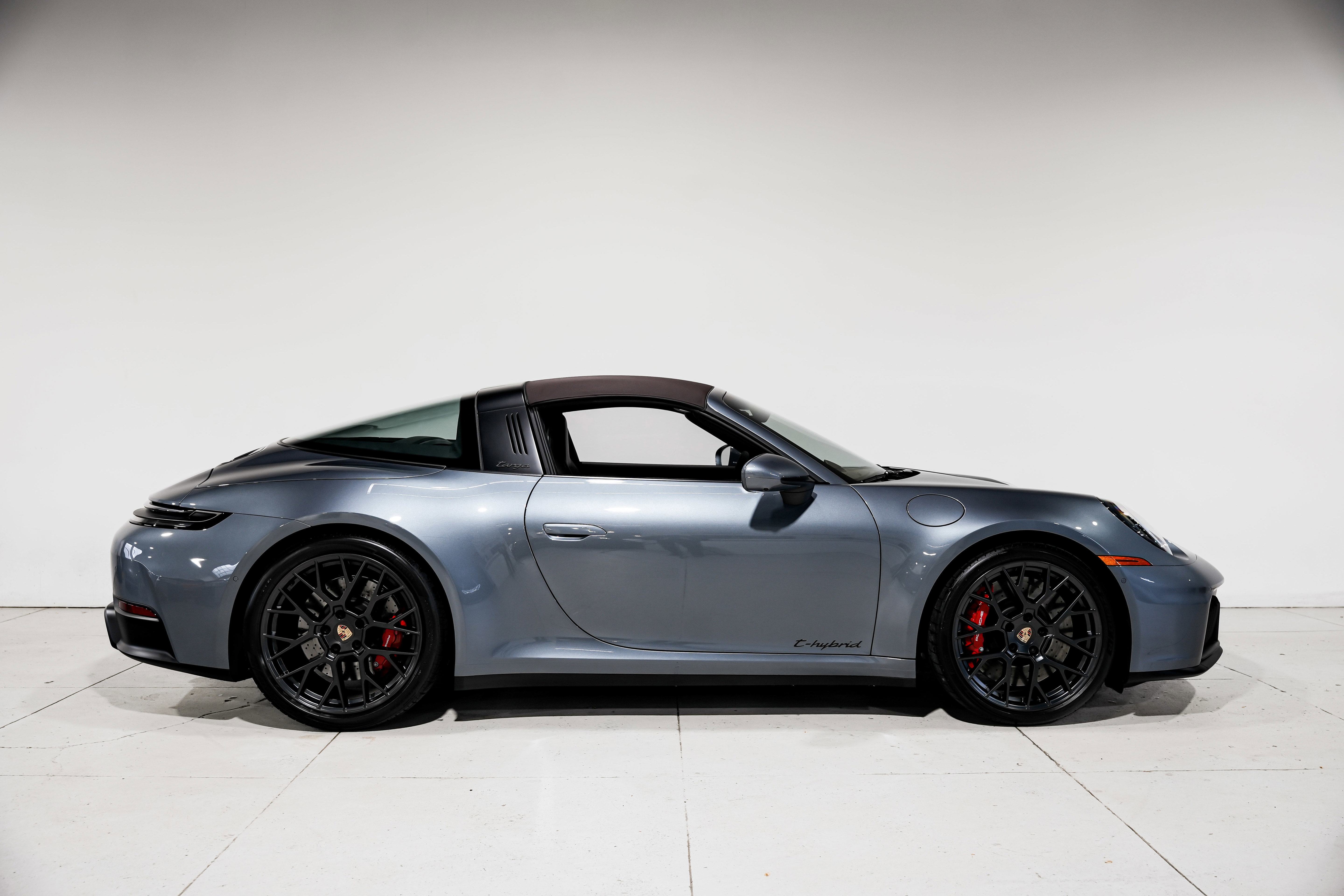 Used 2025 Porsche 911 Targa 4 GTS image 3