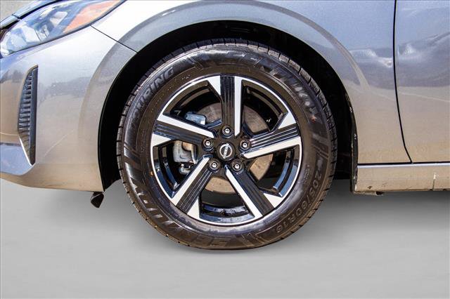 Used 2024 Nissan Sentra SV FWD image 9