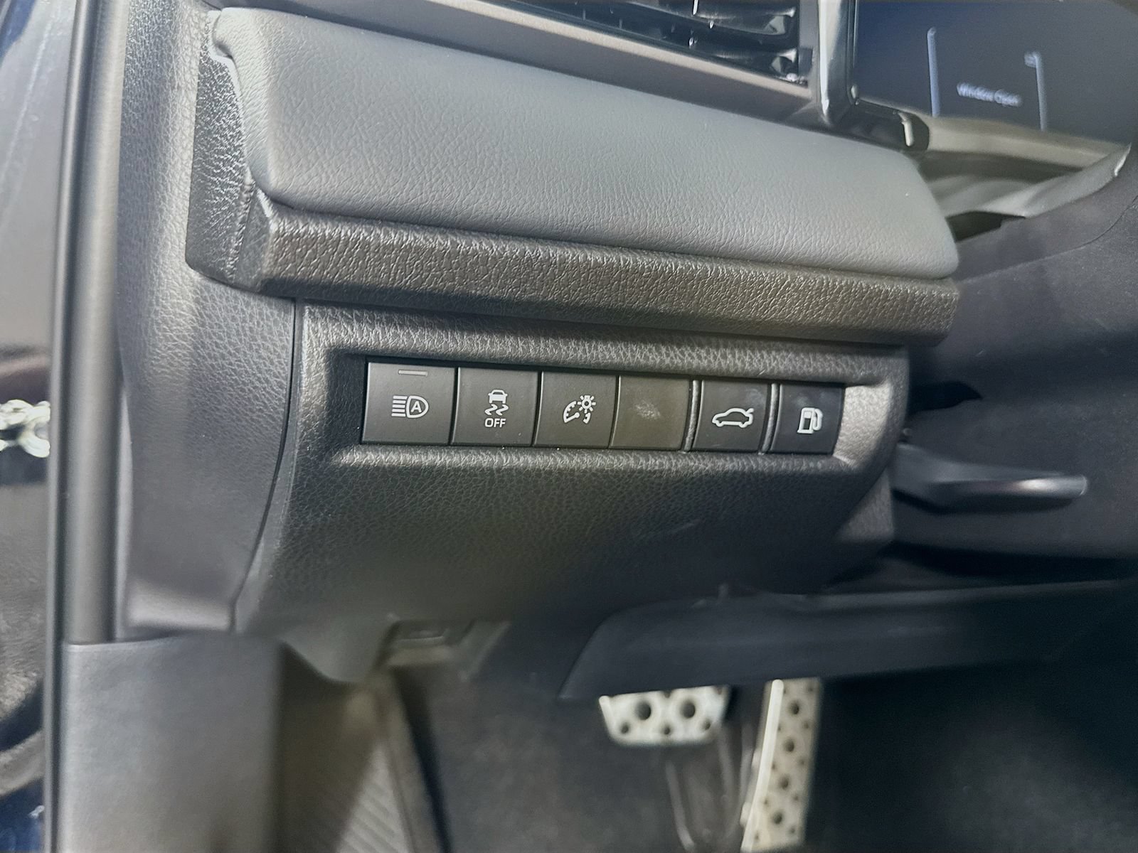 Used 2025 Toyota Camry XSE FWD image 11