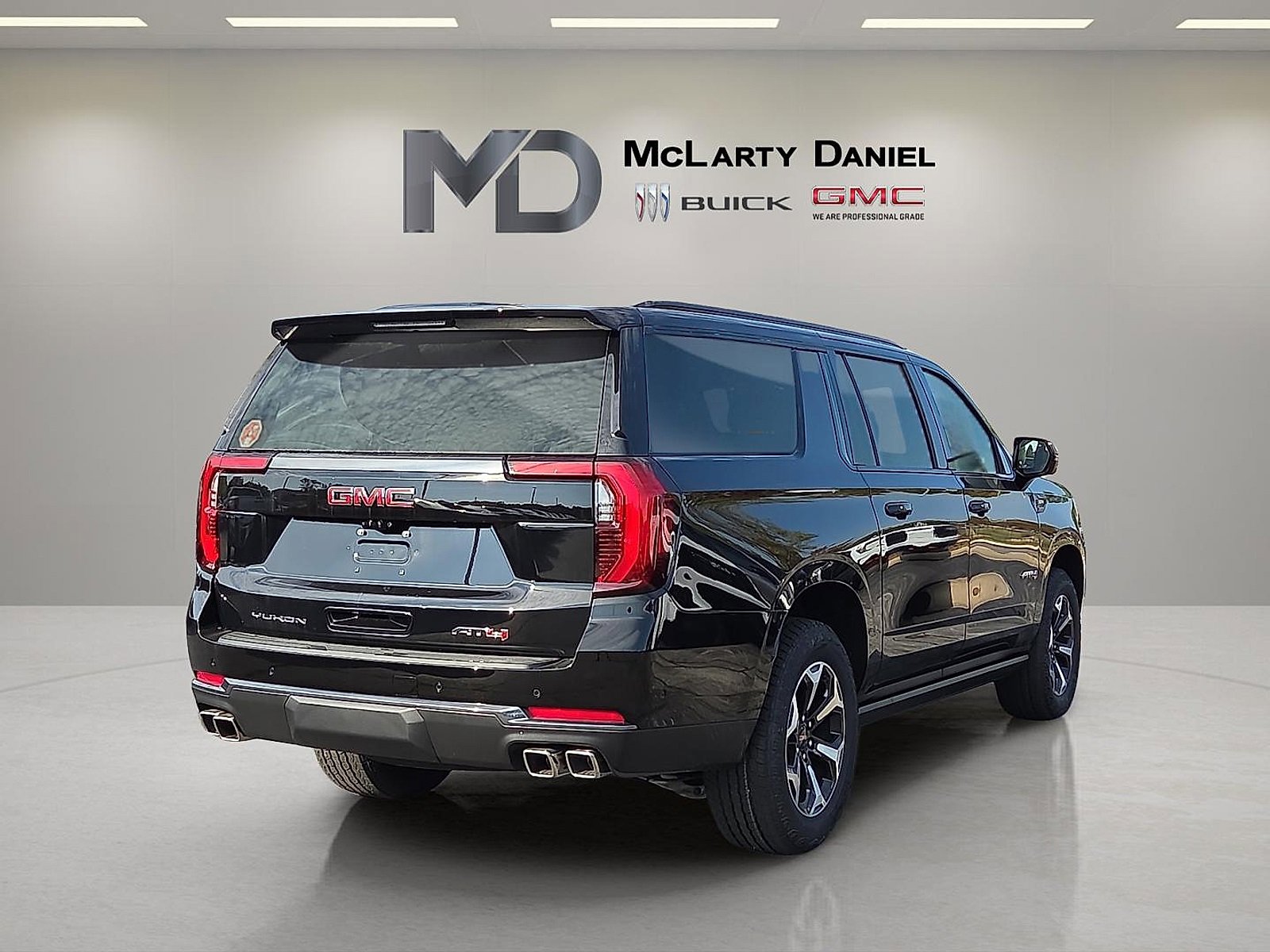 New 2026 GMC Yukon XL AT4 w/ AT4 Premium Plus Package image 5