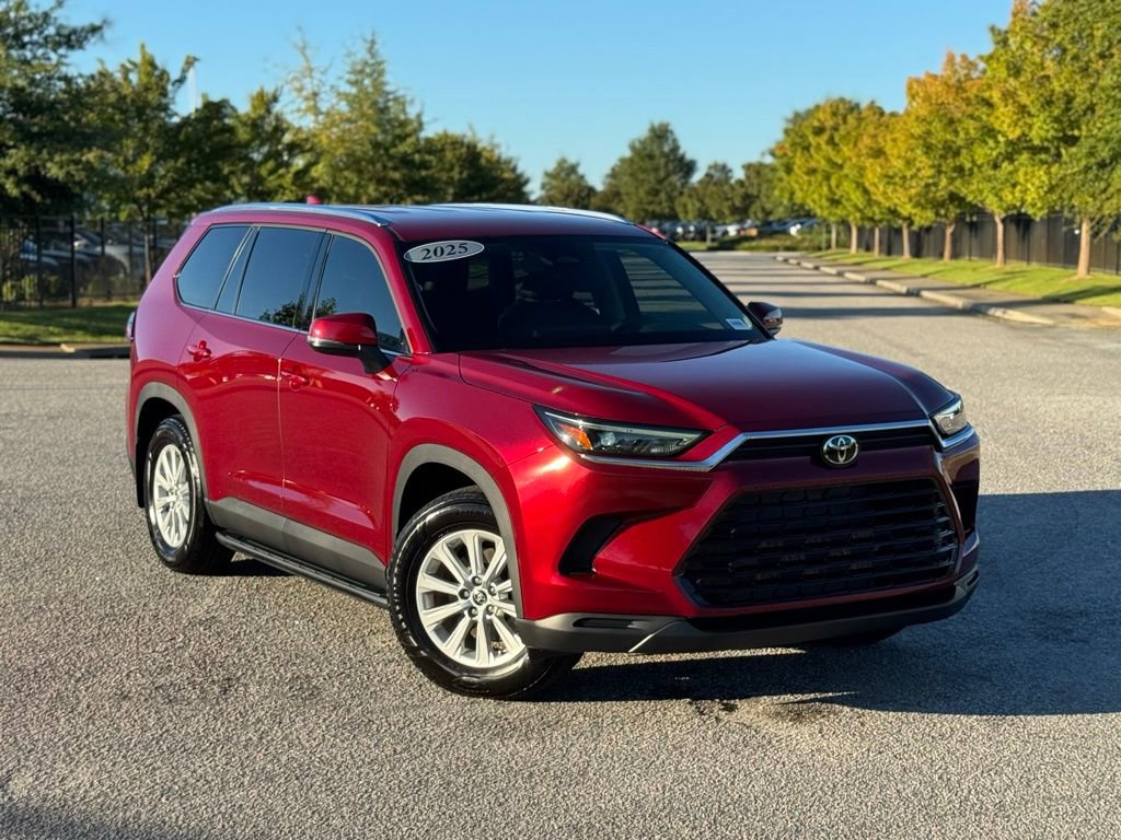 Used 2025 Toyota Grand Highlander FWD image 2