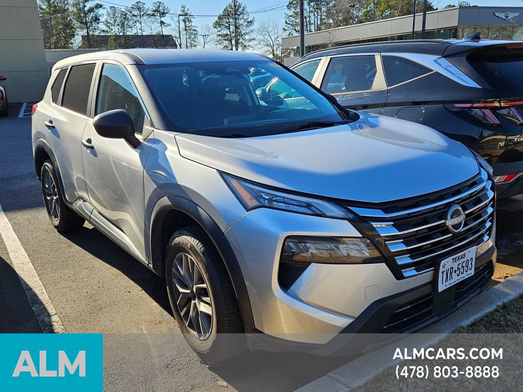 Used 2024 Nissan Rogue S image 3