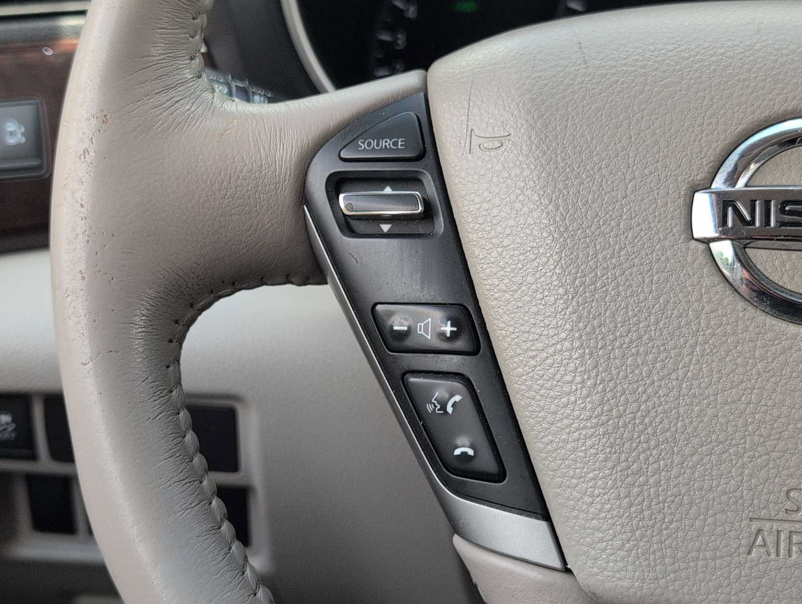 Used 2015 Nissan Quest SL FWD image 23