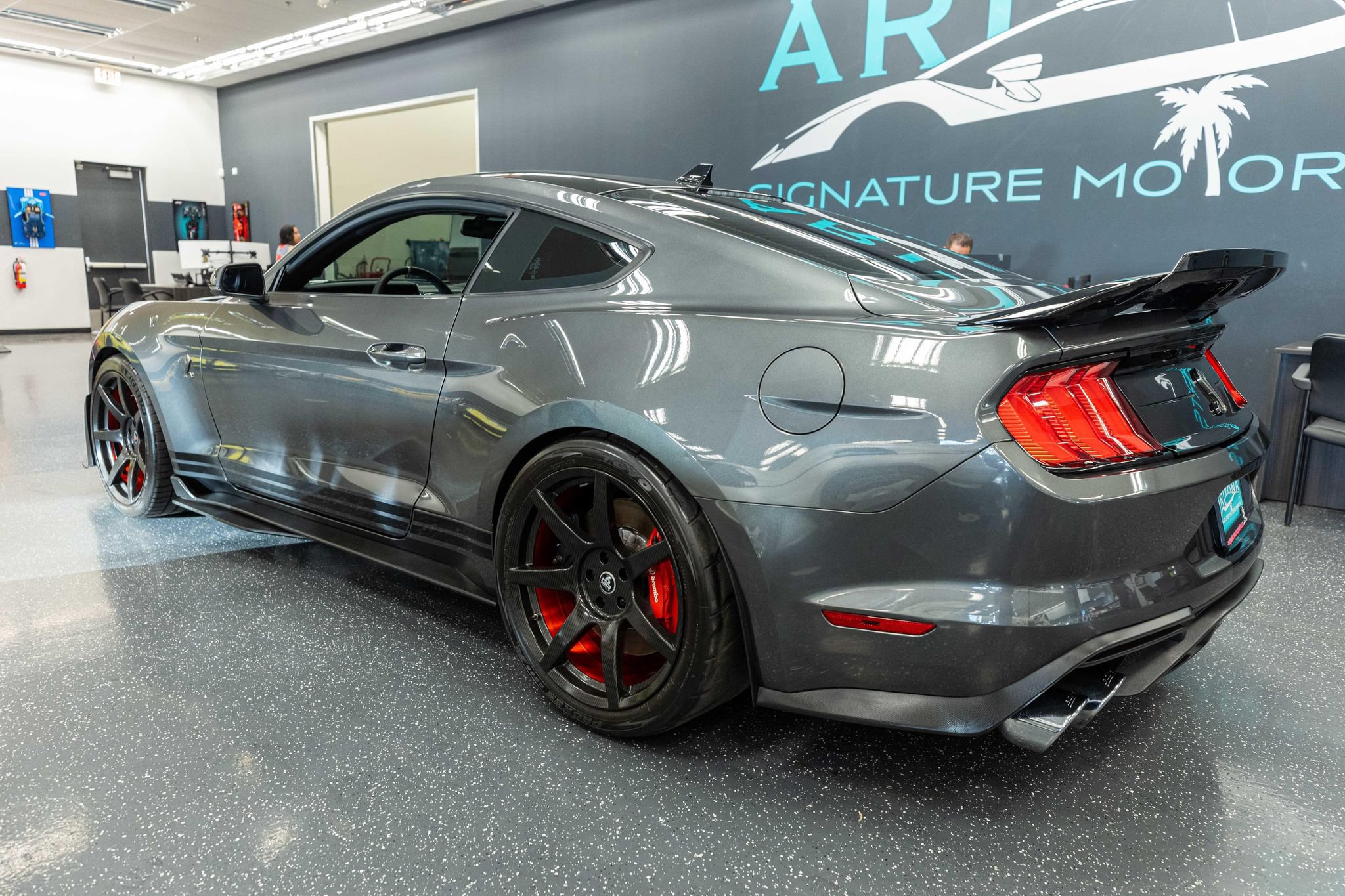 Used 2020 Ford Mustang Shelby GT500 w/ Technology Package RWD image 9