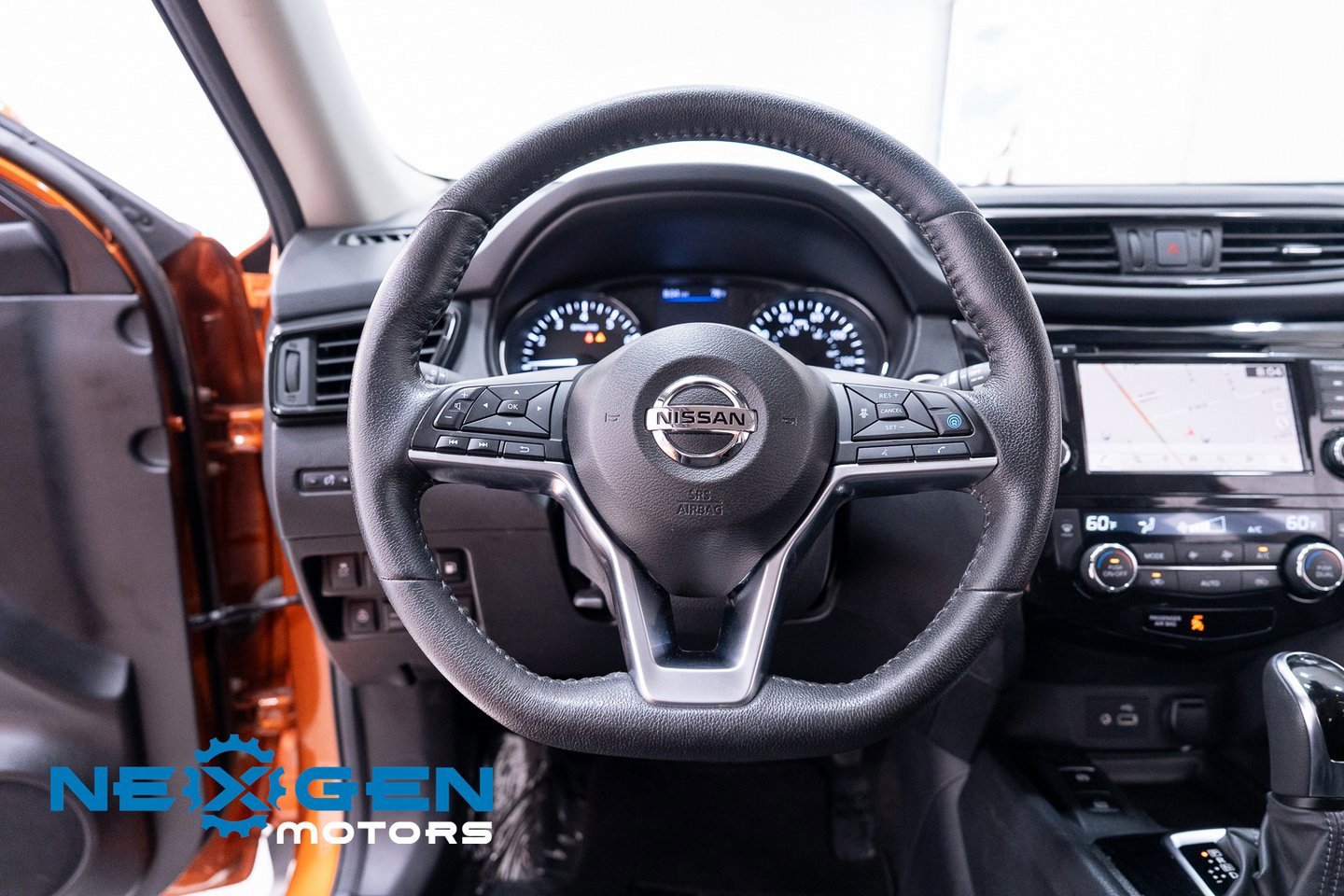 Used 2020 Nissan Rogue SV w/ Premium Package image 18