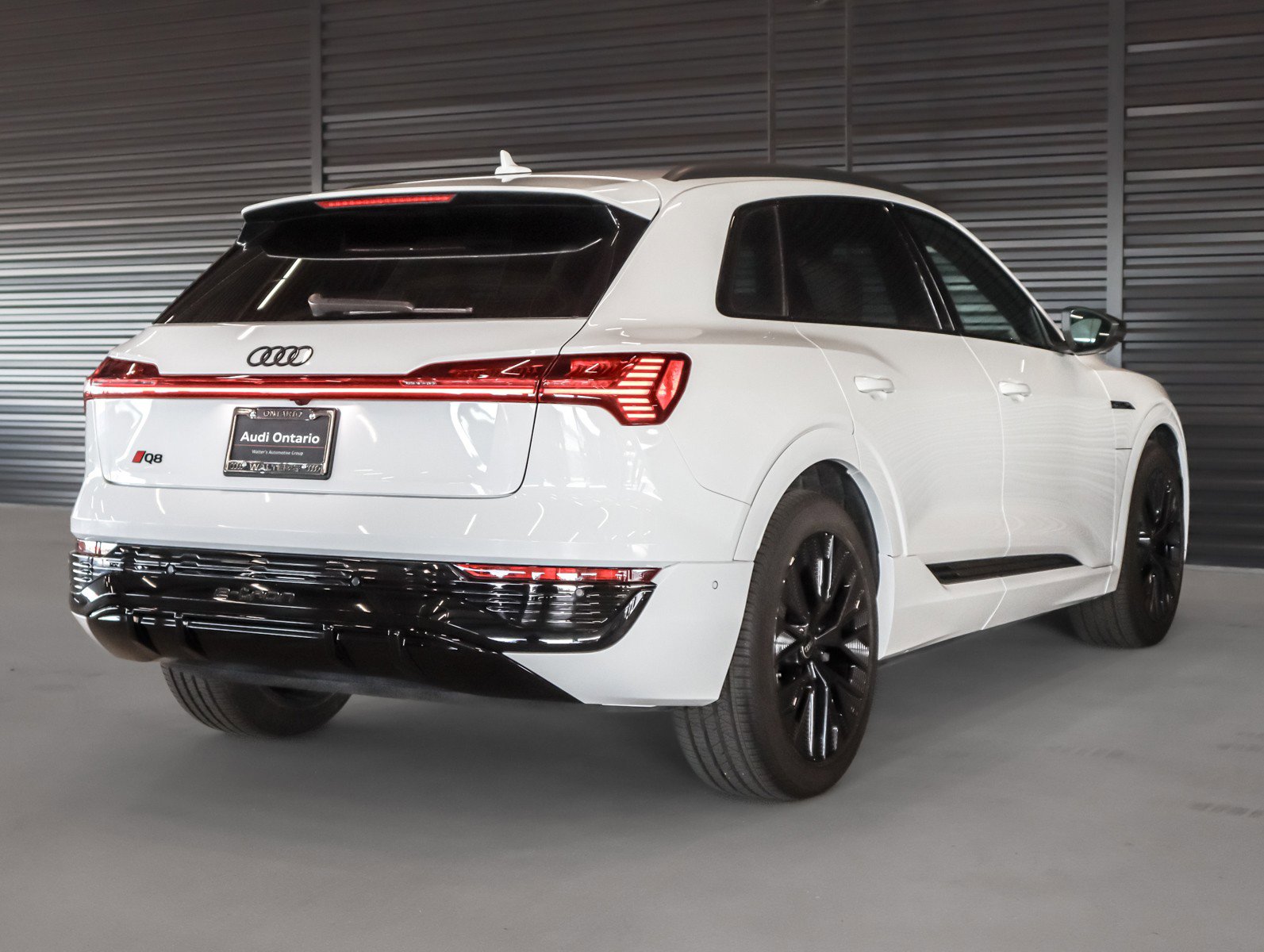 Used 2024 Audi Q8 e-tron Prestige w/ Prestige Package image 14