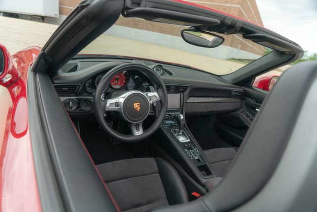 Used 2015 Porsche 911 Carrera 4 GTS AWD/4WD image 36