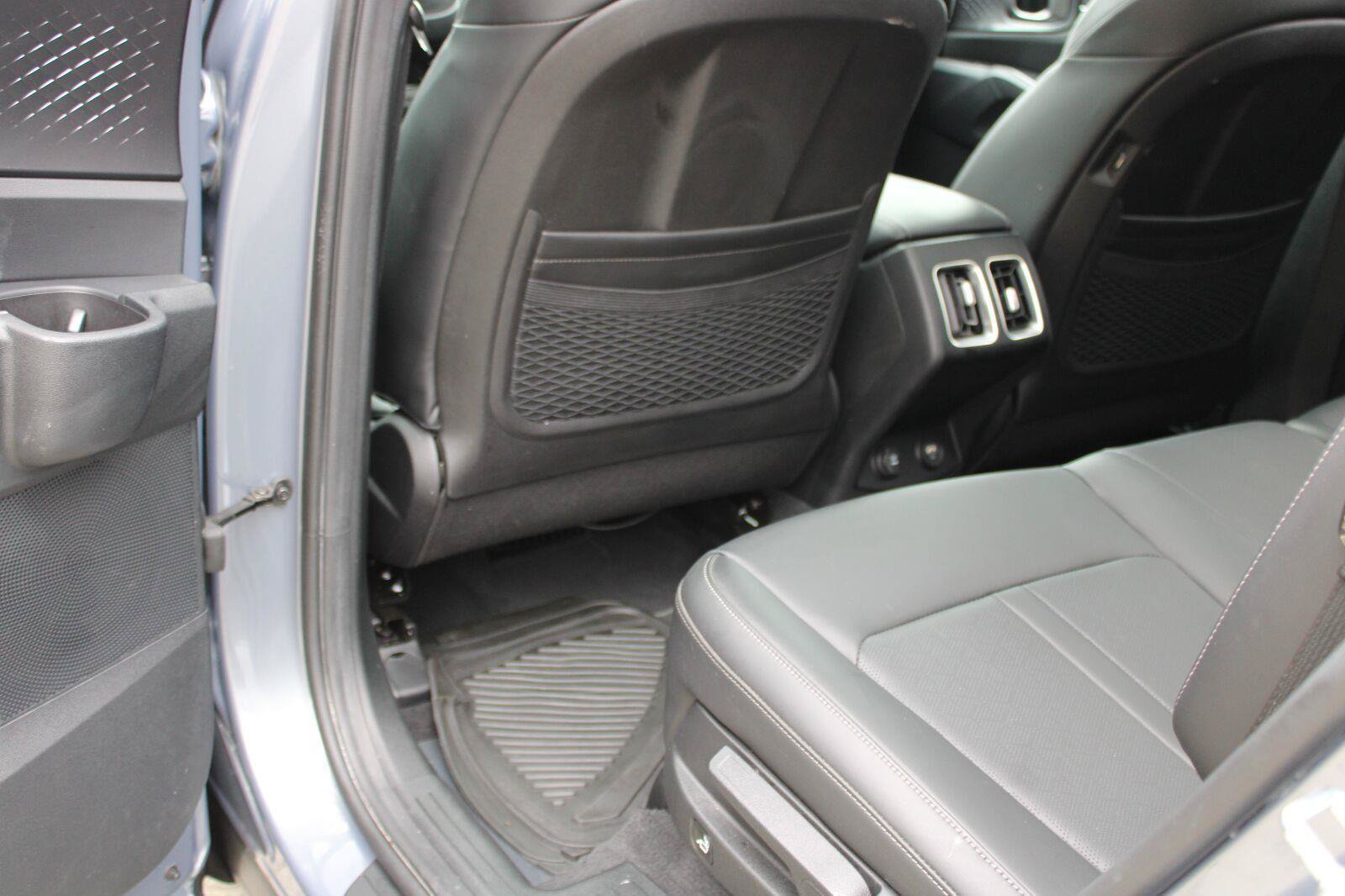 Used 2023 Kia Sorento S w/ Panoramic Sunroof Package FWD image 47