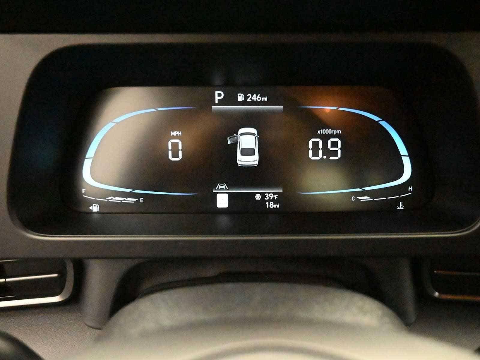 New 2025 Hyundai Elantra Sport FWD image 7