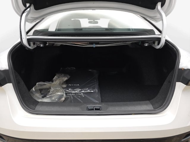 New 2027 Nissan Sentra SR w/ SR Premium Package FWD image 32