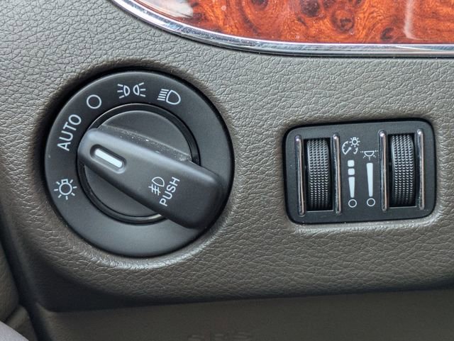 Used 2014 Chrysler Town & Country Touring image 20