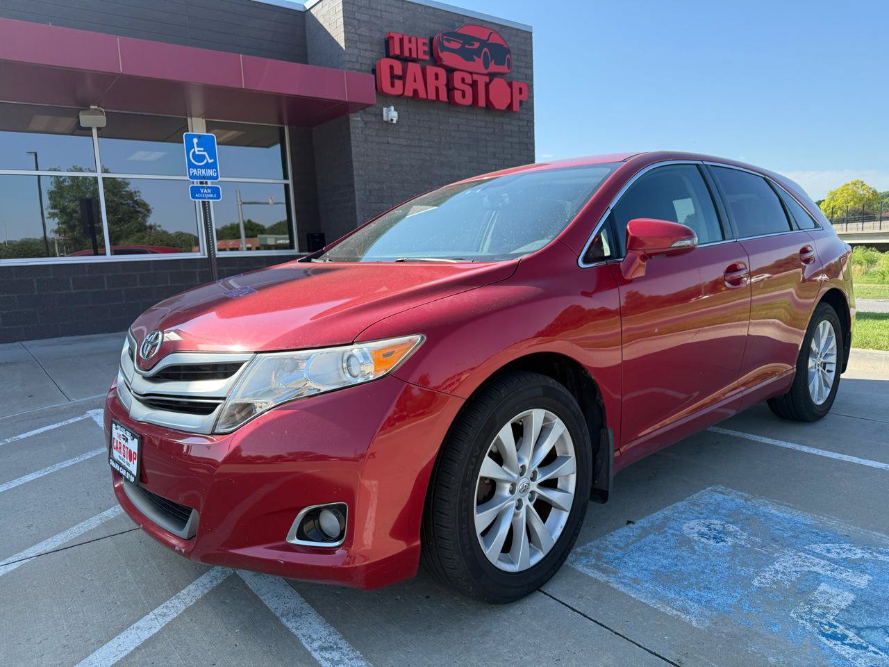 Used 2015 Toyota Venza LE AWD/4WD image 2