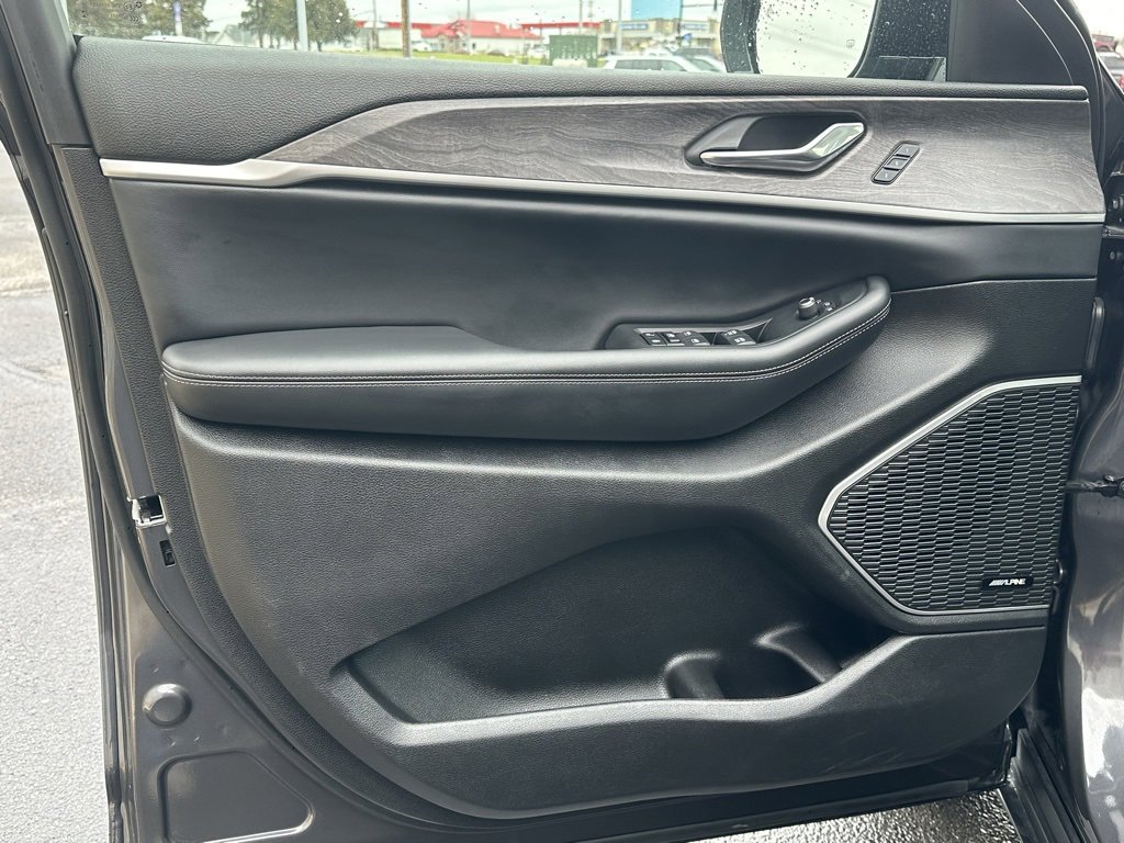 Used 2024 Jeep Grand Cherokee Limited 4xe image 10