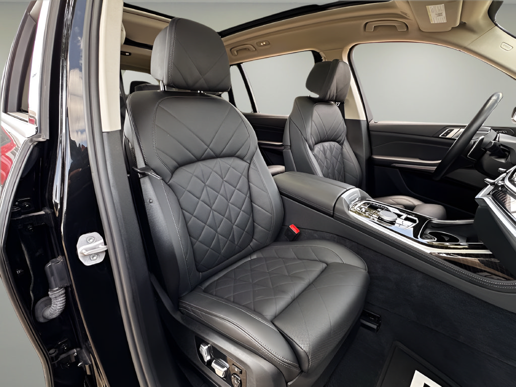 Used 2023 BMW X7 xDrive40i w/ Premium Package AWD/4WD image 23
