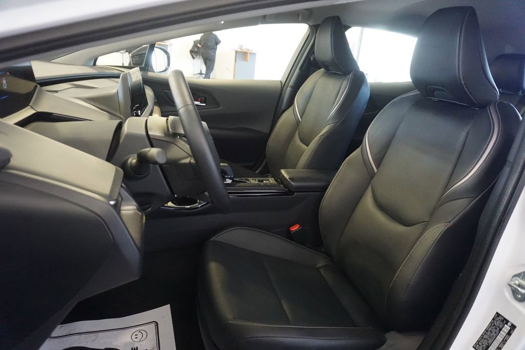 Used 2024 Toyota Prius XLE AWD/4WD image 18