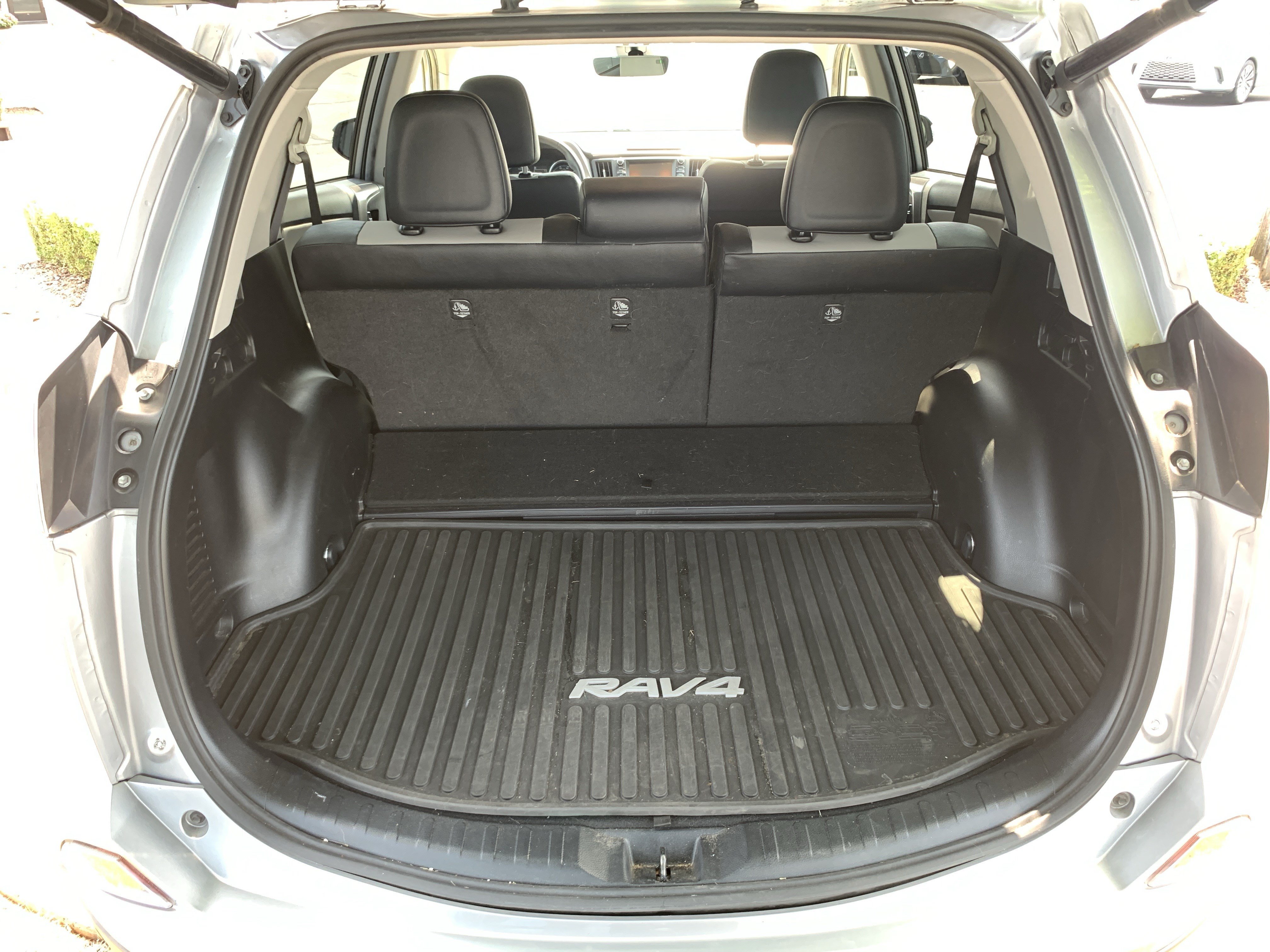 Used 2017 Toyota RAV4 Limited AWD/4WD image 34