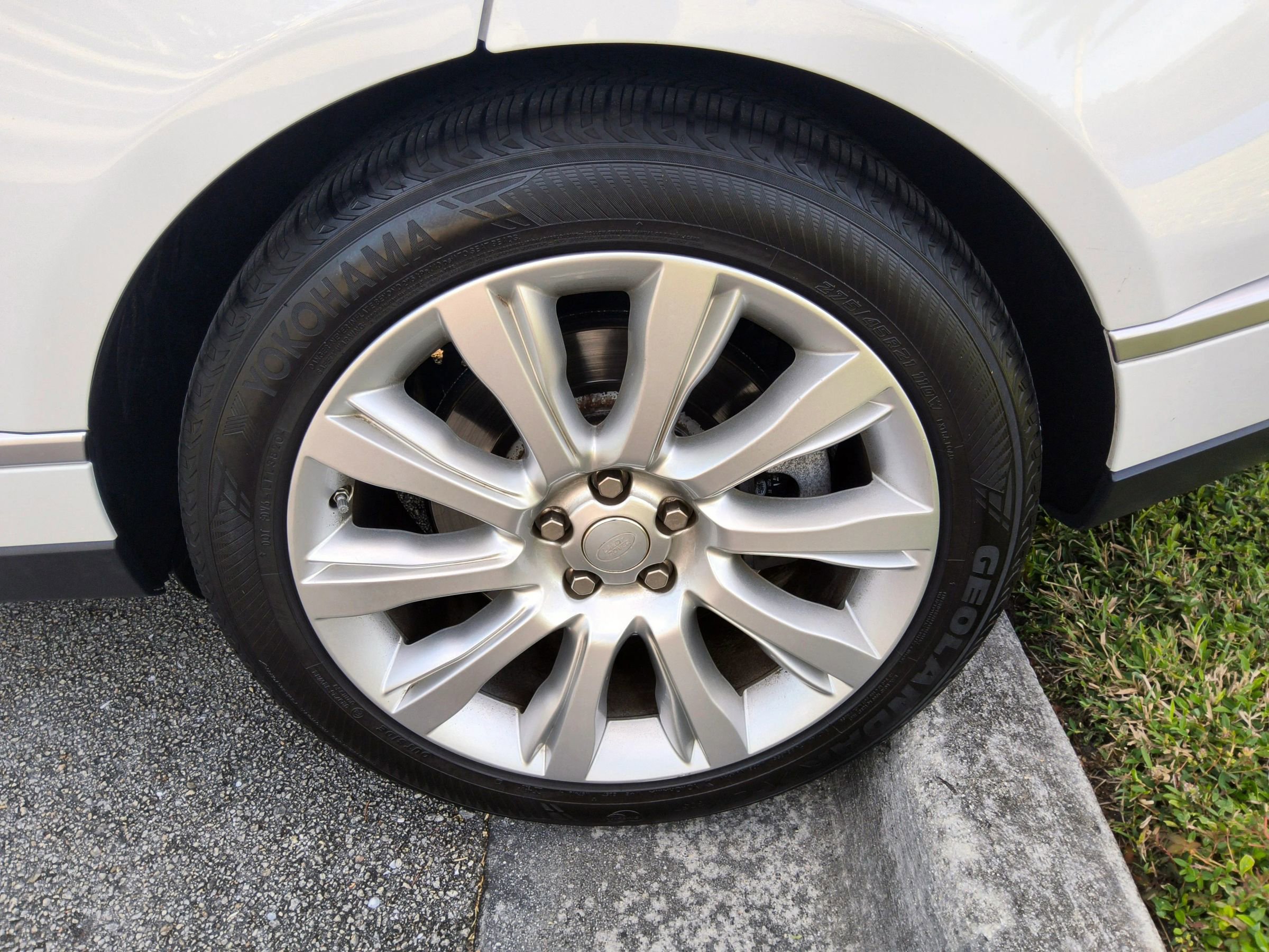 Used 2017 Land Rover Range Rover Supercharged image 44