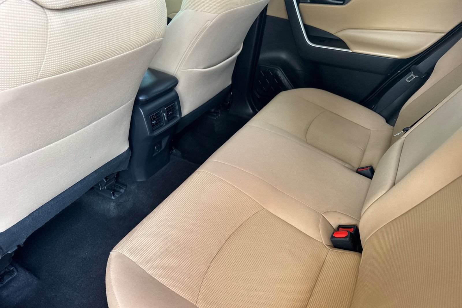 Certified 2022 Toyota RAV4 LE AWD/4WD image 15