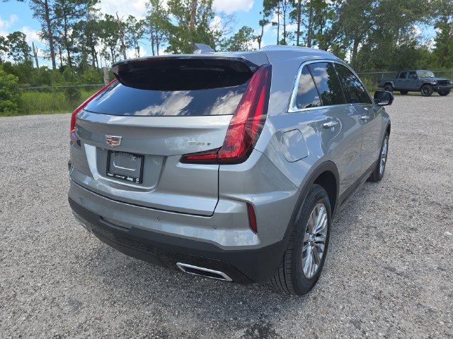 Used 2025 Cadillac XT4 Premium Luxury FWD image 4