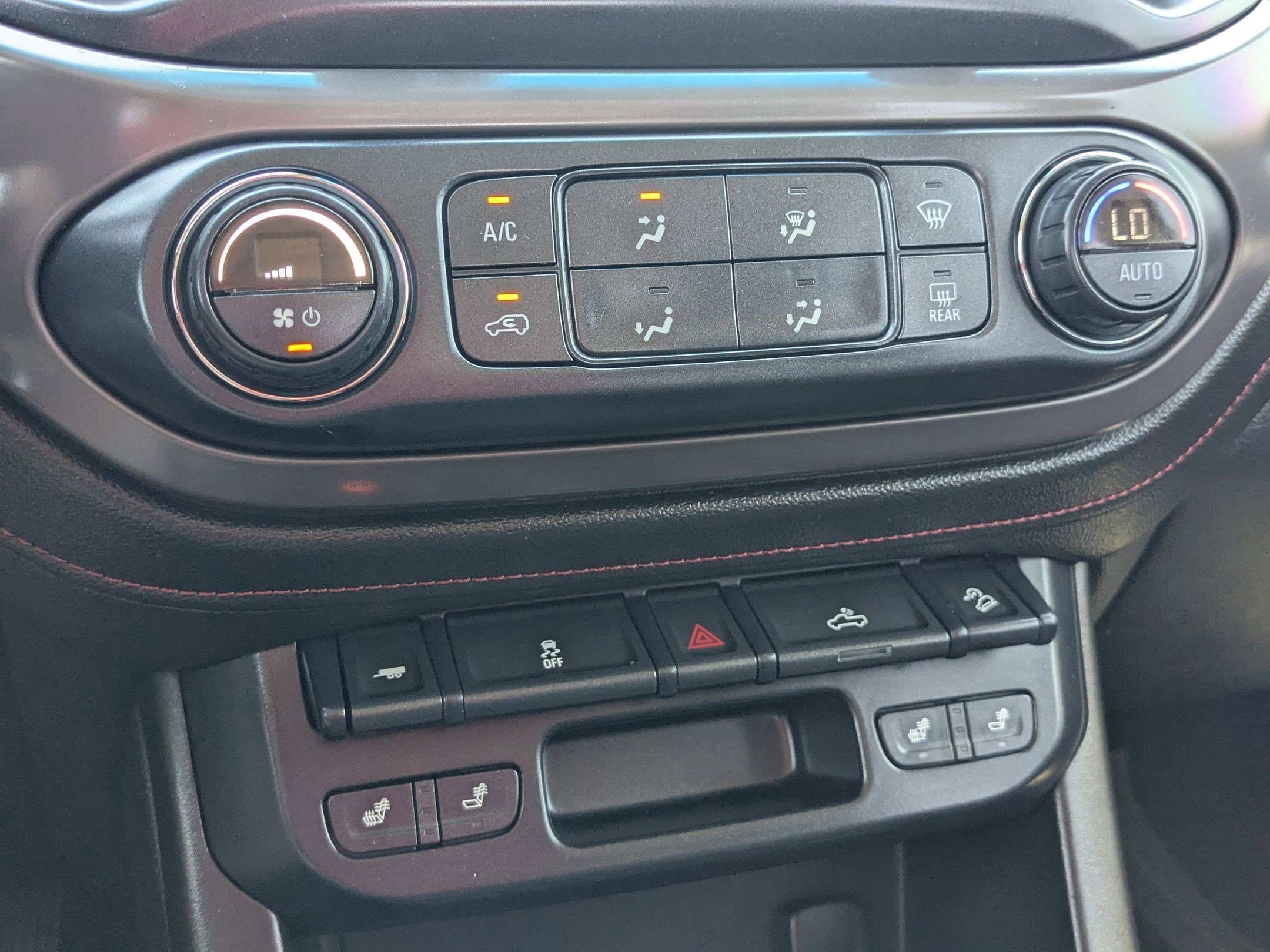 Used 2015 GMC Canyon SLE w/ All-Terrain Package AWD/4WD image 23