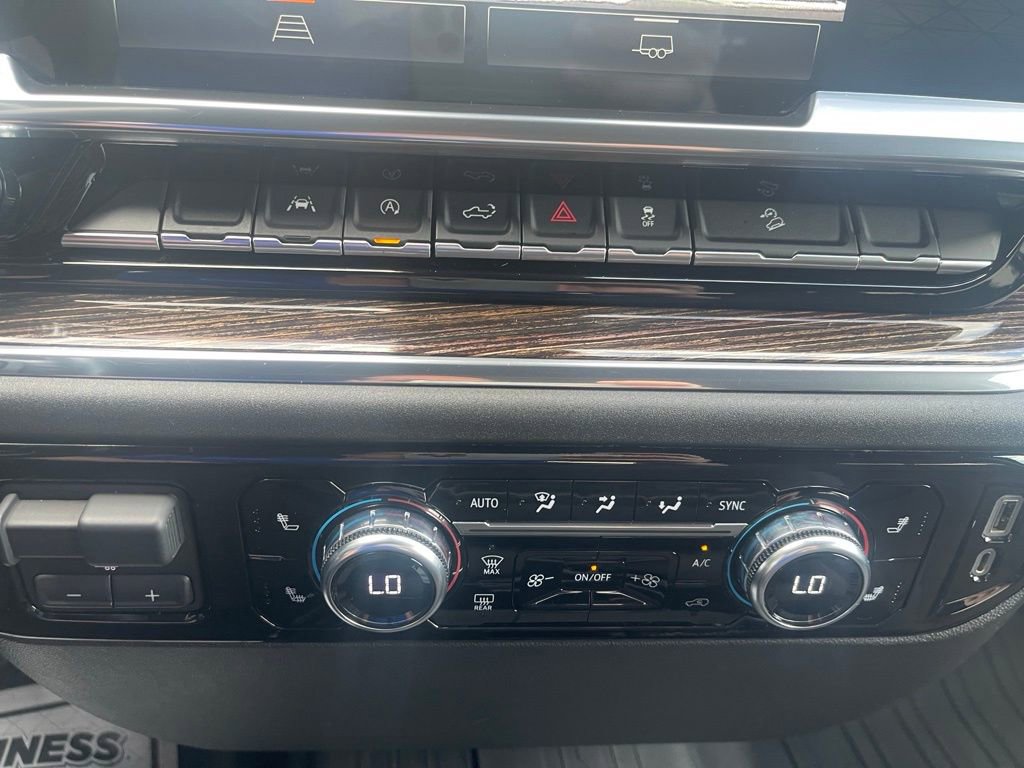 Used 2023 GMC Sierra 1500 SLE AWD/4WD image 3