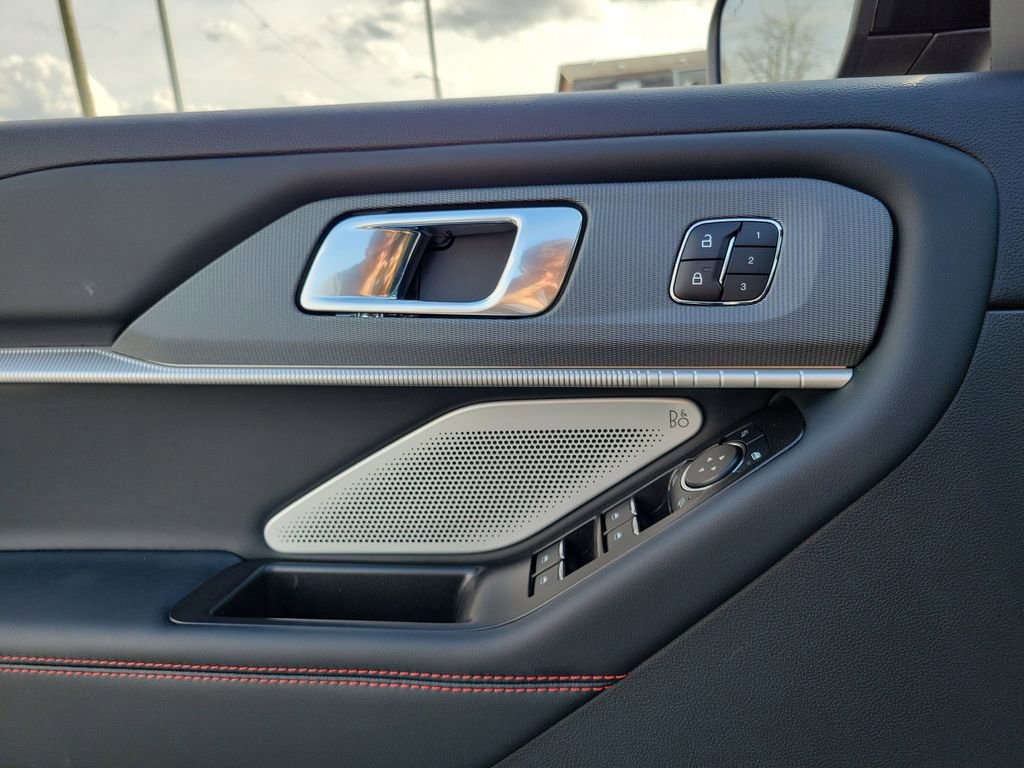 New 2026 Ford Explorer ST w/ Sun And Sound Package image 21