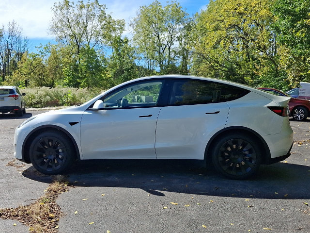 Used 2021 Tesla Model Y Long Range AWD/4WD image 4