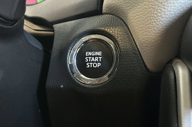 Certified 2025 Toyota RAV4 XLE FWD image 27