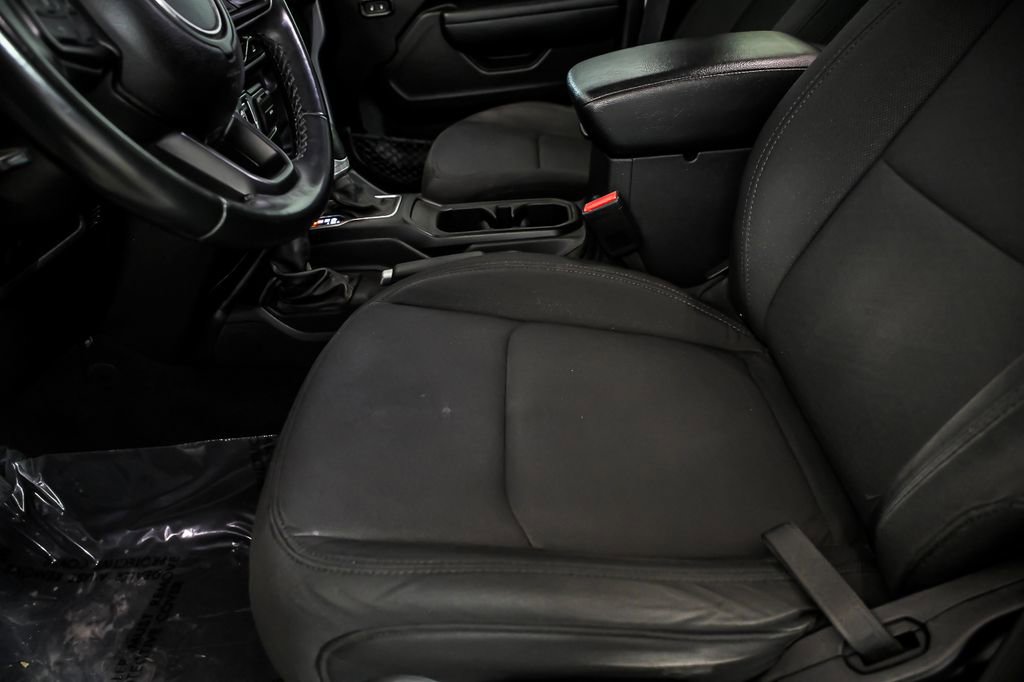 Used 2022 Jeep Wrangler Unlimited Sport image 11