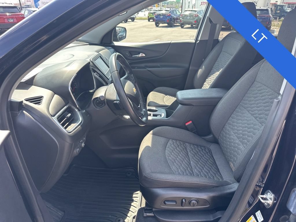 Used 2020 Chevrolet Equinox LT w/ Driver Convenience Package FWD image 9