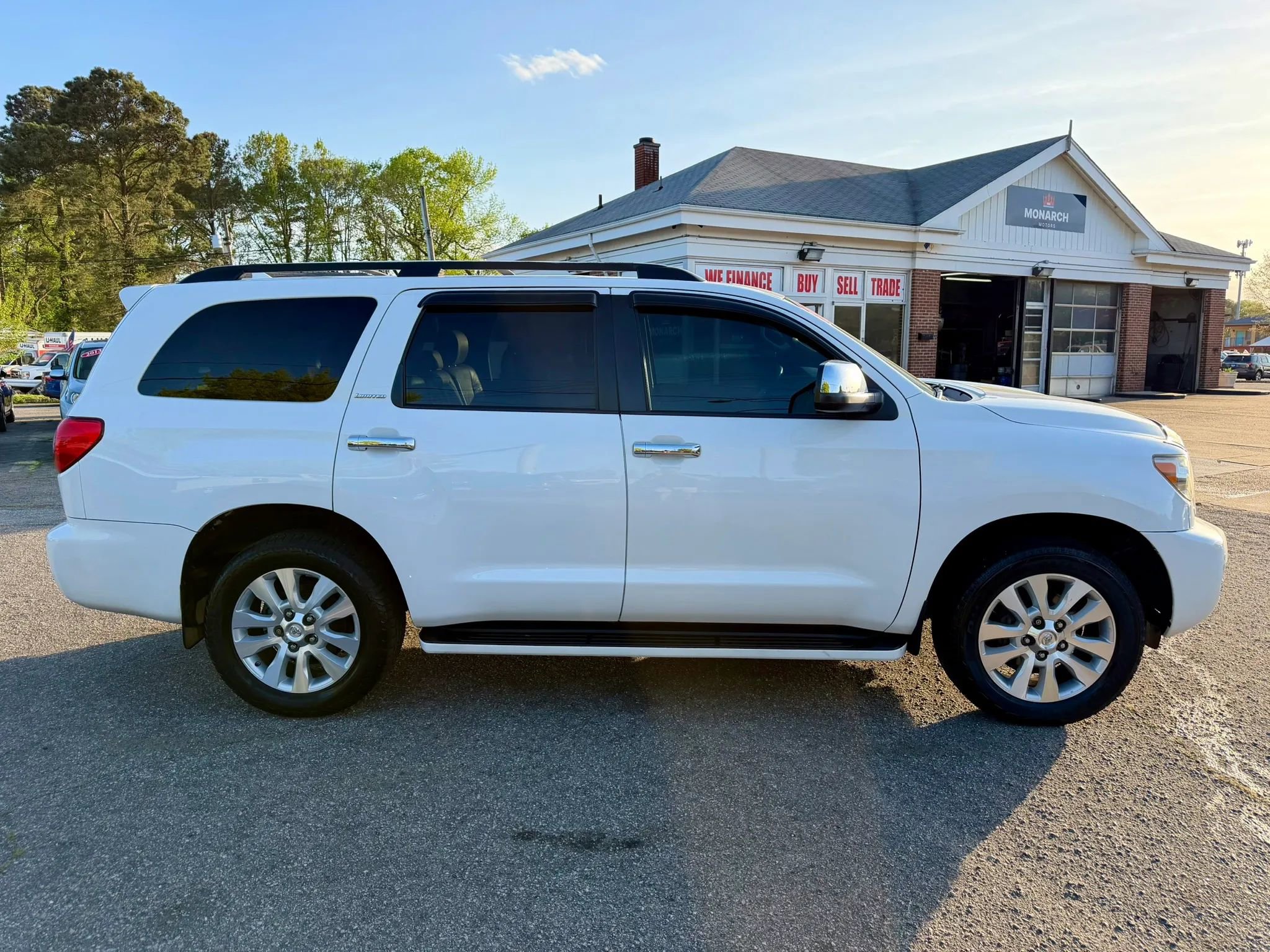 Used 2017 Toyota Sequoia Limited w/ Safety & Convenience Package AWD/4WD image 6